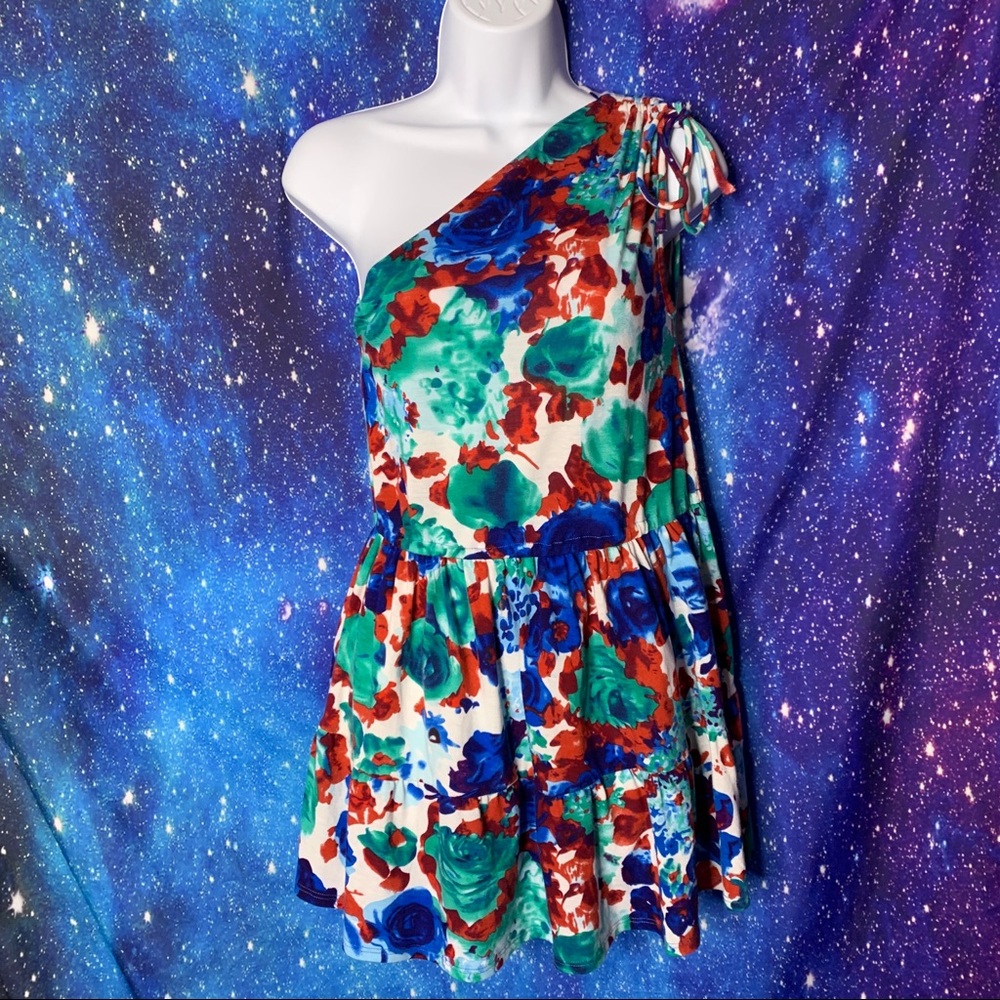 Sapa- One Shoulder Floral Press size Small